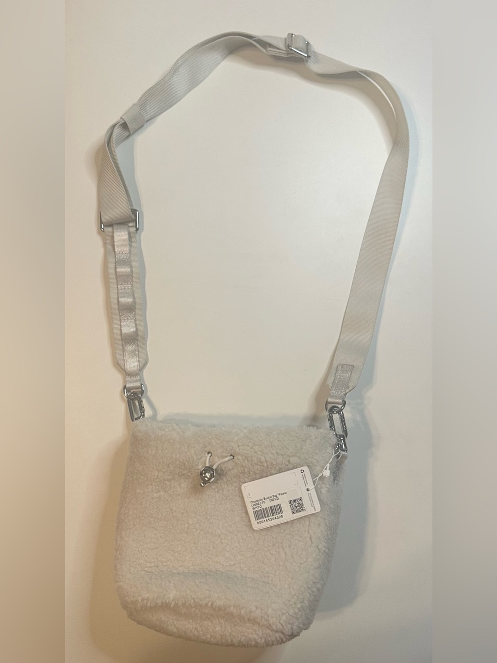 lululemon Crossbody Bucket Bag Fleece 2.5L Off White NWT